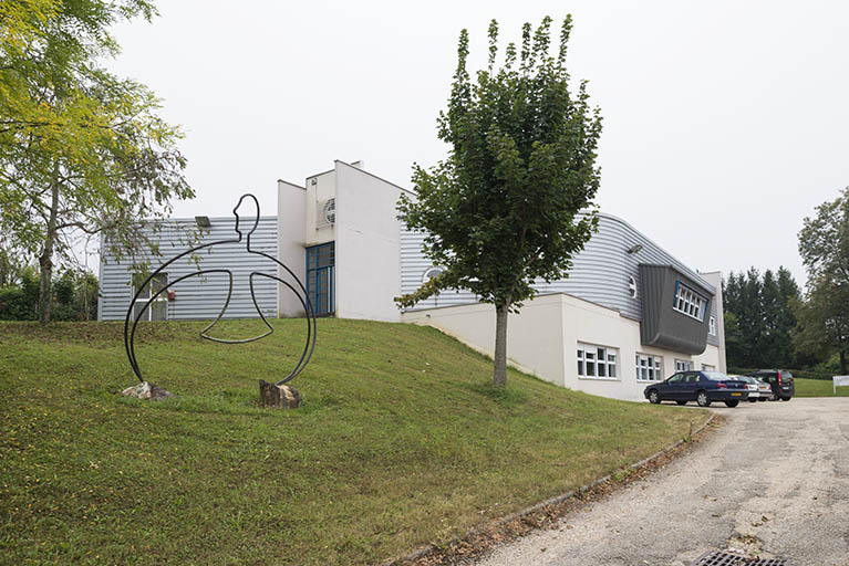 Entrée du site externat, rue  des Enversys. © Région Bourgogne-Franche-Comté, Inventaire du patrimoine