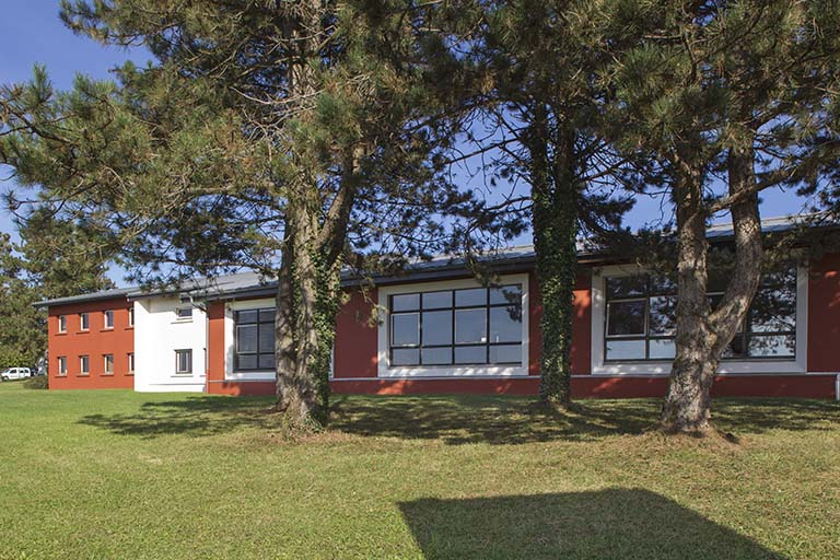 Façades ouest du Centre de Formation Professionnelle et de Promotion Agricoles. © Région Bourgogne-Franche-Comté, Inventaire du patrimoine