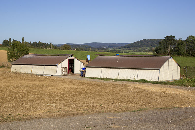 Les deux poulaillers sud vus du nord. © Région Bourgogne-Franche-Comté, Inventaire du patrimoine