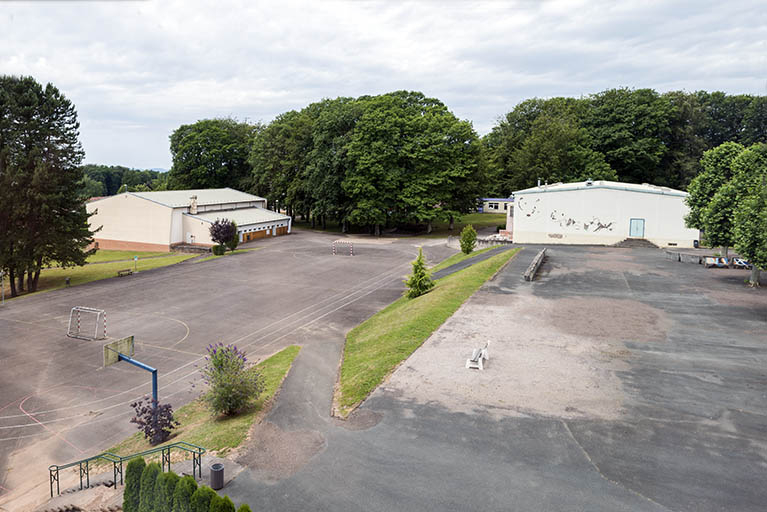 Terrains de sport. © Région Bourgogne-Franche-Comté, Inventaire du patrimoine