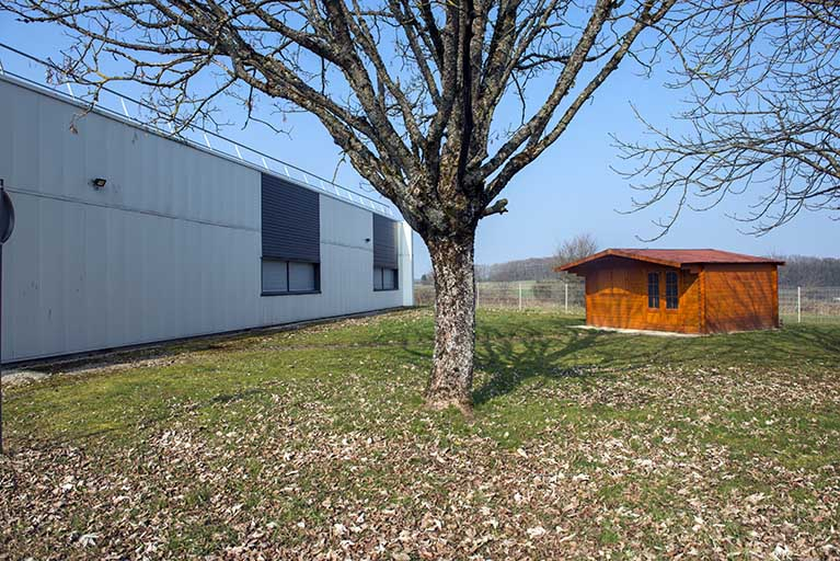 Chalet d'enseignement d'électricité au nord-est de l'atelier est. © Région Bourgogne-Franche-Comté, Inventaire du patrimoine