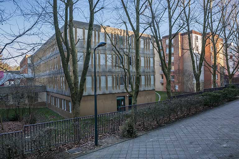 Vues sur le pignon sud-est de l'externat depuis la rue Rembrandt © Région Bourgogne-Franche-Comté, Inventaire du patrimoine