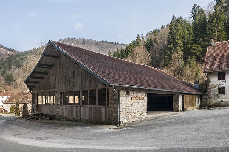 Atelier de la scierie vu de trois quarts. © Région Bourgogne-Franche-Comté, Inventaire du patrimoine Atelier de la scierie vu de trois quarts. © Région Bourgogne-Franche-Comté, Inventaire du patrimoine