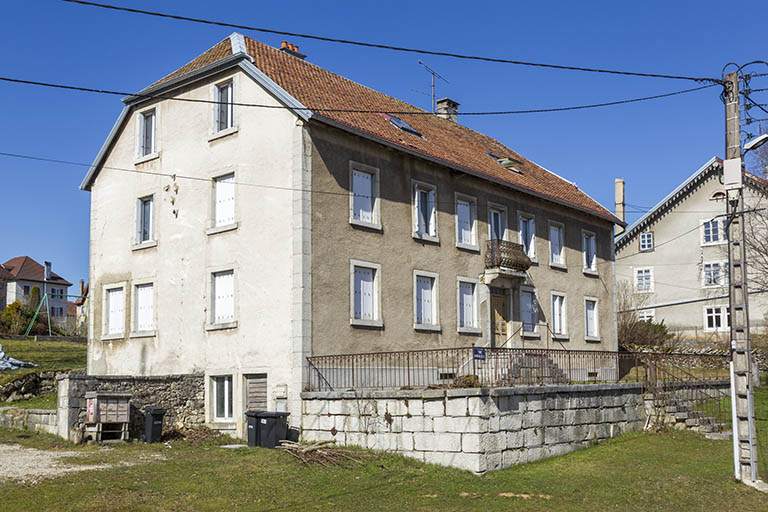 Une maison de 1858 : atelier d'horlogerie Guigon puis Léon Tirolle (18 Grande Rue). © Région Bourgogne-Franche-Comté, Inventaire du patrimoine Une maison de 1858 : atelier d'horlogerie Guigon puis Léon Tirolle (18 Grande Rue). © Région Bourgogne-Franche-Comté, Inventaire du patrimoine