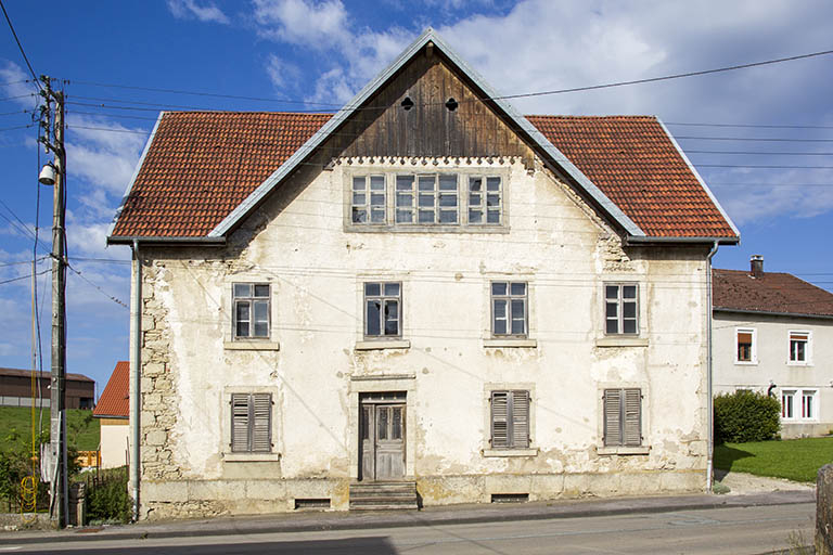 Une maison de la deuxième moitié du 19e siècle (1873) et son atelier d'horlogerie : maison Pillot puis Fierobe (48 Grande Rue). © Région Bourgogne-Franche-Comté, Inventaire du patrimoine