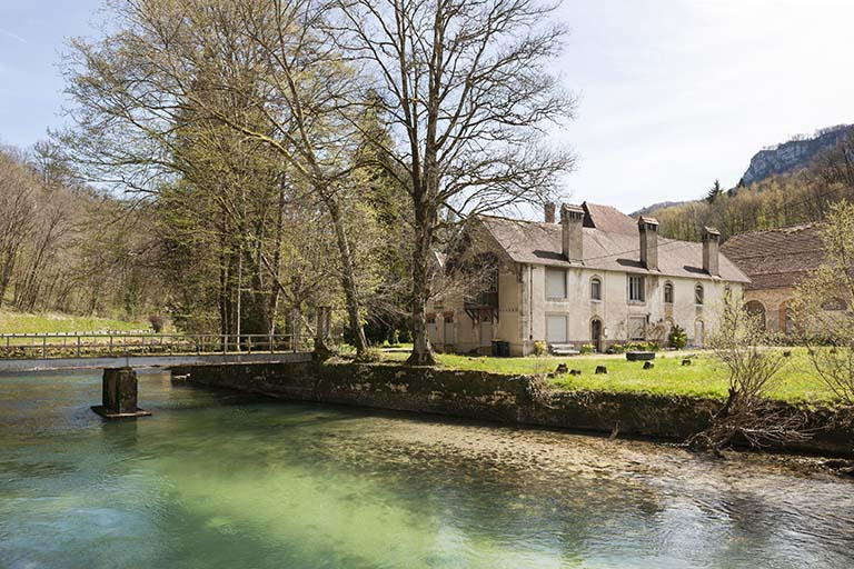 Logement patronal depuis le nord-ouest. © Région Bourgogne-Franche-Comté, Inventaire du patrimoine Logement patronal depuis le nord-ouest. © Région Bourgogne-Franche-Comté, Inventaire du patrimoine