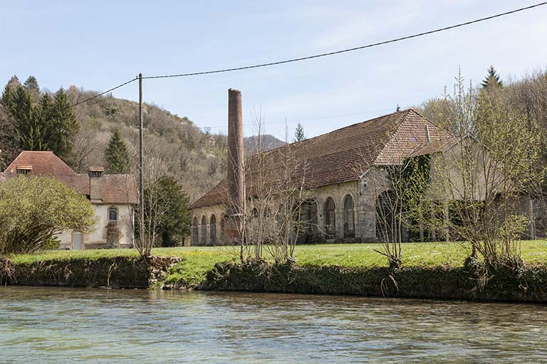 Logements et atelier de fabrication vus de trois quarts. © Région Bourgogne-Franche-Comté, Inventaire du patrimoine Logements et atelier de fabrication vus de trois quarts. © Région Bourgogne-Franche-Comté, Inventaire du patrimoine