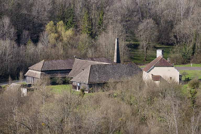 Vue plongeante depuis le nord-est. © Région Bourgogne-Franche-Comté, Inventaire du patrimoine Vue plongeante depuis le nord-est. © Région Bourgogne-Franche-Comté, Inventaire du patrimoine