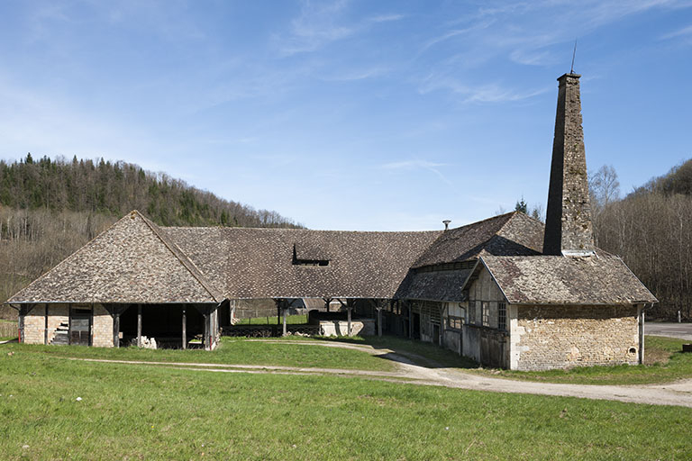 Vue rapprochée depuis l'ouest. © Région Bourgogne-Franche-Comté, Inventaire du patrimoine Vue rapprochée depuis l'ouest. © Région Bourgogne-Franche-Comté, Inventaire du patrimoine
