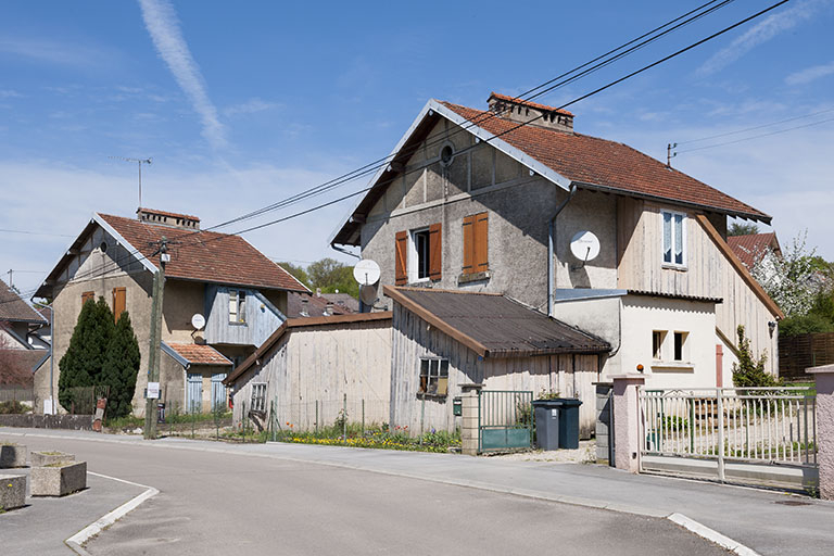 Maisons jumelées rue des Salines. © Région Bourgogne-Franche-Comté, Inventaire du patrimoine Maisons jumelées rue des Salines. © Région Bourgogne-Franche-Comté, Inventaire du patrimoine