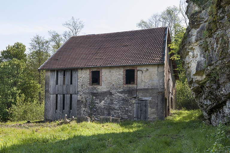Vue d'ensemble depuis l'ouest. © Région Bourgogne-Franche-Comté, Inventaire du patrimoine