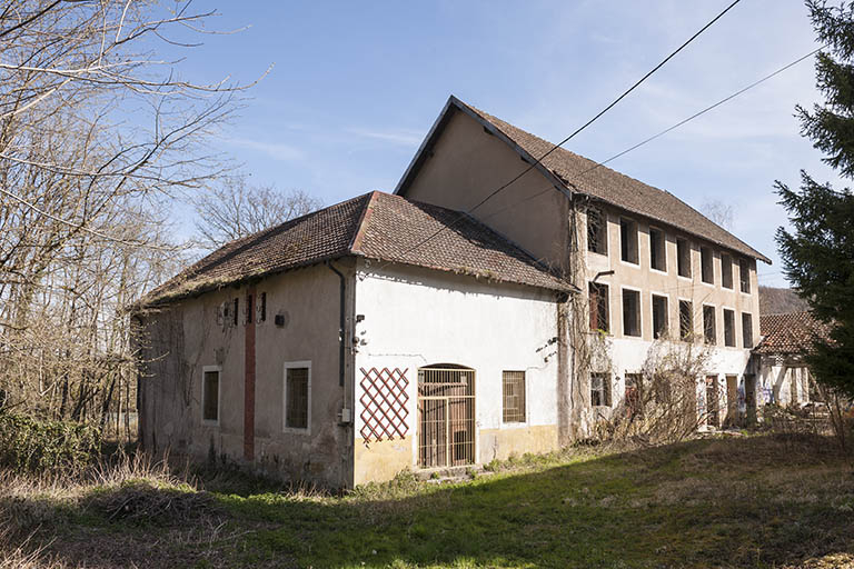Le moulin vu de trois quarts. © Région Bourgogne-Franche-Comté, Inventaire du patrimoine Le moulin vu de trois quarts. © Région Bourgogne-Franche-Comté, Inventaire du patrimoine