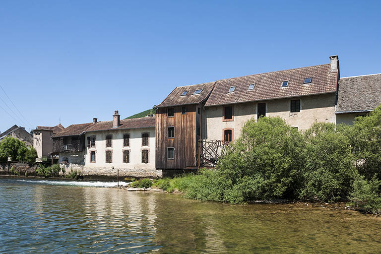 Vue d'ensemble depuis la rive droite. © Région Bourgogne-Franche-Comté, Inventaire du patrimoine