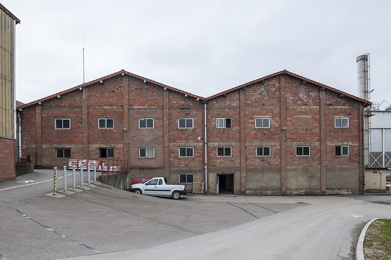 Murs-pignons de l'atelier de fabrication (actuellement UL 3). © Région Bourgogne-Franche-Comté, Inventaire du patrimoine Murs-pignons de l'atelier de fabrication (actuellement UL 3). © Région Bourgogne-Franche-Comté, Inventaire du patrimoine
