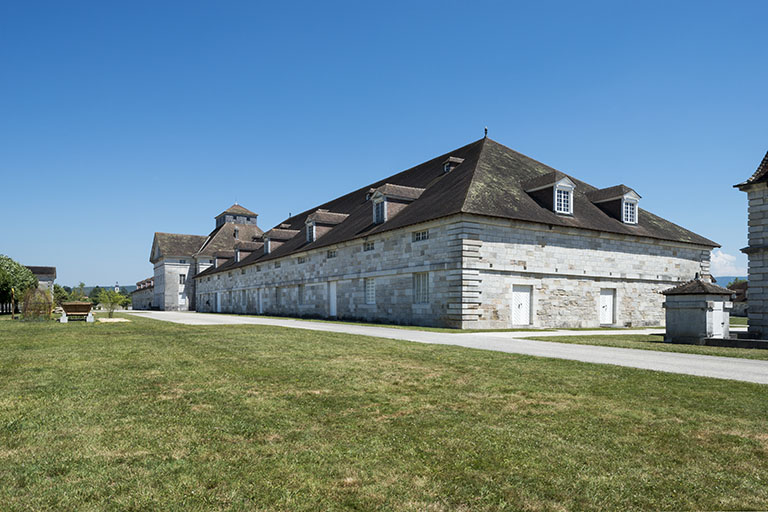 Façade postérieure des bernes. © Région Bourgogne-Franche-Comté, Inventaire du patrimoine Façade postérieure des bernes. © Région Bourgogne-Franche-Comté, Inventaire du patrimoine