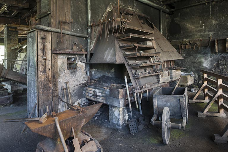 Feu de forge ouest. Vue d'ensemble. © Région Bourgogne-Franche-Comté, Inventaire du patrimoine