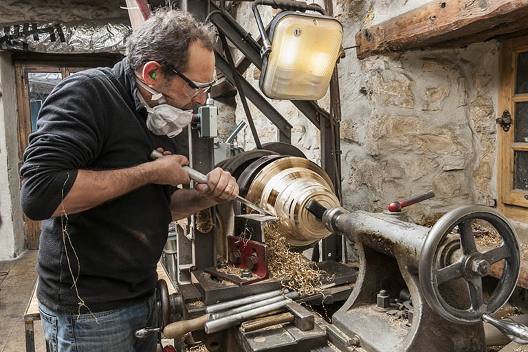 Tournage d'une cloche (2). © Région Bourgogne-Franche-Comté, Inventaire du patrimoine