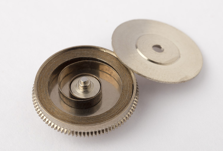 Ressort moteur dans son barillet. © Région Bourgogne-Franche-Comté, Inventaire du patrimoine