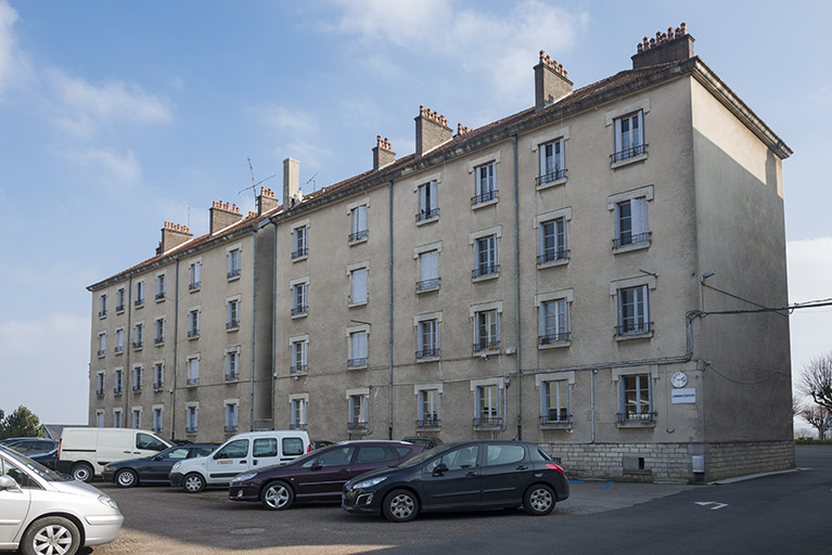 Façade postérieure nord-ouest des logements et administration. © Région Bourgogne-Franche-Comté, Inventaire du patrimoine