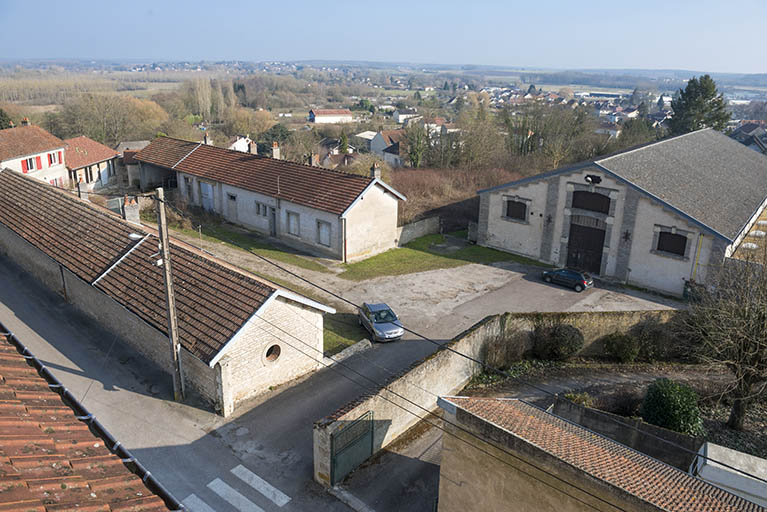 Vu d'ensemble depuis l'internat de filles : le "bas de la caserne". © Région Bourgogne-Franche-Comté, Inventaire du patrimoine