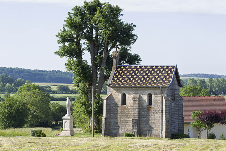 Vue générale de la chapelle Sainte-Anne et de la Vierge Libératrice de Ray. © Région Bourgogne-Franche-Comté, Inventaire du patrimoine Vue générale de la chapelle Sainte-Anne et de la Vierge Libératrice de Ray. © Région Bourgogne-Franche-Comté, Inventaire du patrimoine