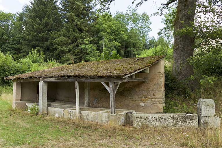 Lavoir, rue des Forges. © Région Bourgogne-Franche-Comté, Inventaire du patrimoine