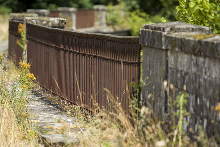 Le garde-corps. © Région Bourgogne-Franche-Comté, Inventaire du patrimoine