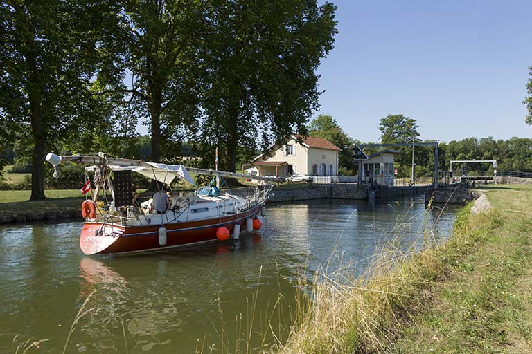 canal © Région Bourgogne-Franche-Comté, Inventaire du patrimoine canal © Région Bourgogne-Franche-Comté, Inventaire du patrimoine