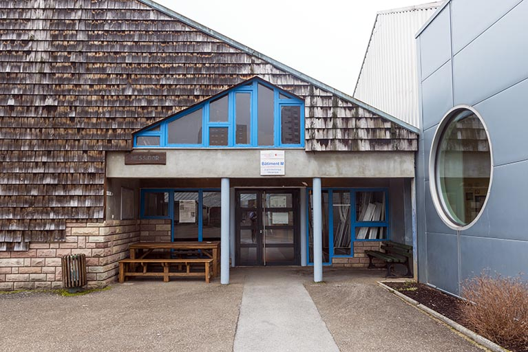 Bavilliers, lycée Denis Diderot : entrée de l'atelier messidor. © Région Bourgogne-Franche-Comté, Inventaire du patrimoine