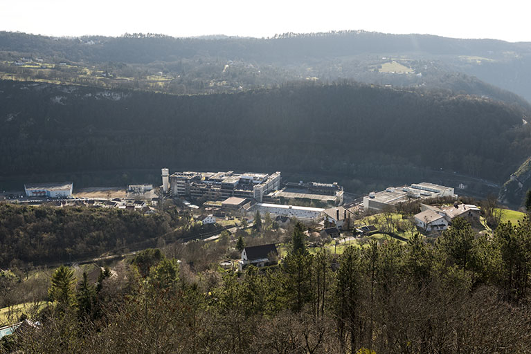 Etat en 2016. Vue d'ensemble plongeante, depuis le nord-est. © Région Bourgogne-Franche-Comté, Inventaire du patrimoine