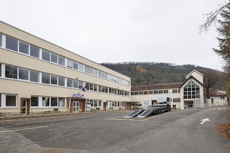 Bâtiment administratif sur la cour. © Région Bourgogne-Franche-Comté, Inventaire du patrimoine