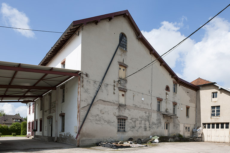 Vue rapprochée depuis le nord-est. © Région Bourgogne-Franche-Comté, Inventaire du patrimoine Vue rapprochée depuis le nord-est. © Région Bourgogne-Franche-Comté, Inventaire du patrimoine