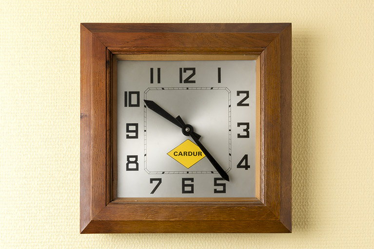 Horloge publicitaire Cardur. © Région Bourgogne-Franche-Comté, Inventaire du patrimoine Horloge publicitaire Cardur. © Région Bourgogne-Franche-Comté, Inventaire du patrimoine