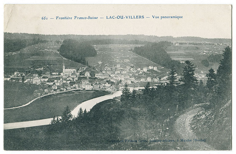 651 - Frontière franco-suisse - Lac-ou-Villers - Vue panoramique [depuis la montagne au sud-est], 1er quart 20e siècle [avant 1908]. © Région Bourgogne-Franche-Comté, Inventaire du patrimoine