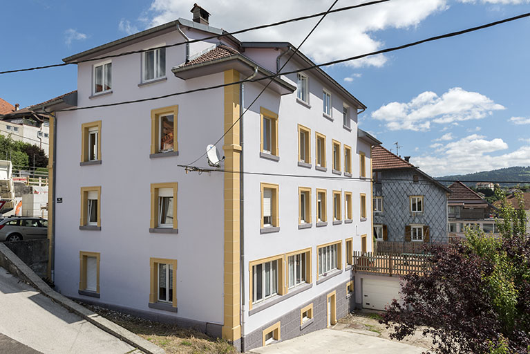 Immeuble (vers 1915) et atelier de pierres pour l'horlogerie d'Antoine Taillard, au 5 Grande Rue. © Région Bourgogne-Franche-Comté, Inventaire du patrimoine Immeuble (vers 1915) et atelier de pierres pour l'horlogerie d'Antoine Taillard, au 5 Grande Rue. © Région Bourgogne-Franche-Comté, Inventaire du patrimoine