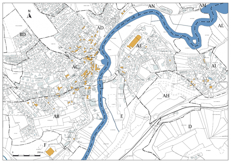 Carte de localisation des sites horlogers étudiés : le village et les Bassots. Extrait du plan cadastral, 2016, sections AB, AC, AD, AE, AI, F. © Région Bourgogne-Franche-Comté, Inventaire du patrimoine Carte de localisation des sites horlogers étudiés : le village et les Bassots. Extrait du plan cadastral, 2016, sections AB, AC, AD, AE, AI, F. © Région Bourgogne-Franche-Comté, Inventaire du patrimoine
