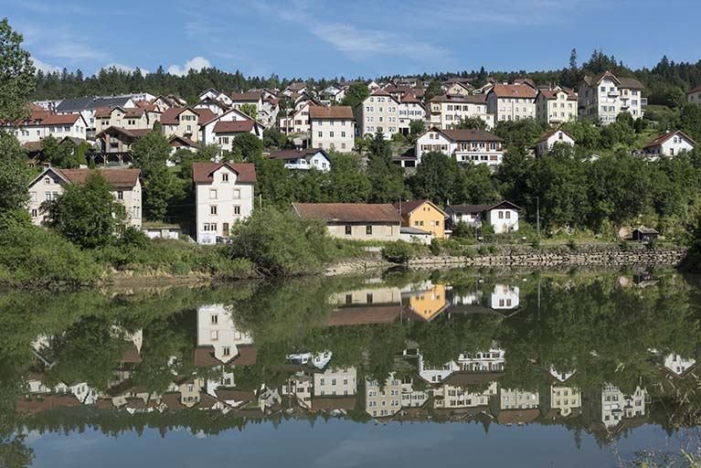 Rue du Lac et Quartier neuf, depuis le sud-est. © Région Bourgogne-Franche-Comté, Inventaire du patrimoine Rue du Lac et Quartier neuf, depuis le sud-est. © Région Bourgogne-Franche-Comté, Inventaire du patrimoine