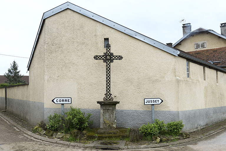 Croix de chemin. © Région Bourgogne-Franche-Comté, Inventaire du patrimoine Croix de chemin. © Région Bourgogne-Franche-Comté, Inventaire du patrimoine