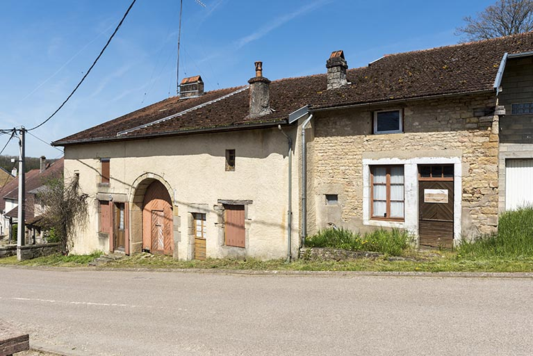 Fermes, Grande rue. © Région Bourgogne-Franche-Comté, Inventaire du patrimoine Fermes, Grande rue. © Région Bourgogne-Franche-Comté, Inventaire du patrimoine