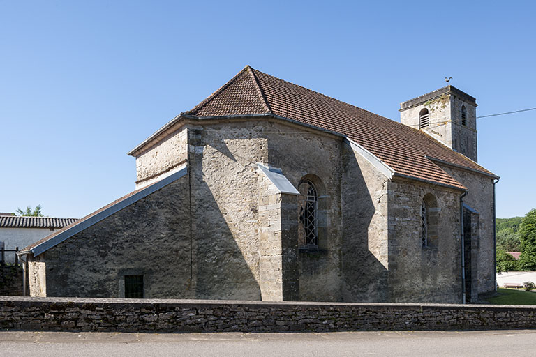 Vue latérale Nord, chevet et sacristie © Région Bourgogne-Franche-Comté, Inventaire du patrimoine