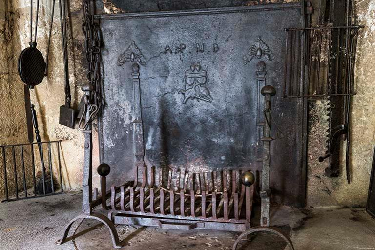 Plaque de cheminée © Région Bourgogne-Franche-Comté, Inventaire du patrimoine Plaque de cheminée © Région Bourgogne-Franche-Comté, Inventaire du patrimoine