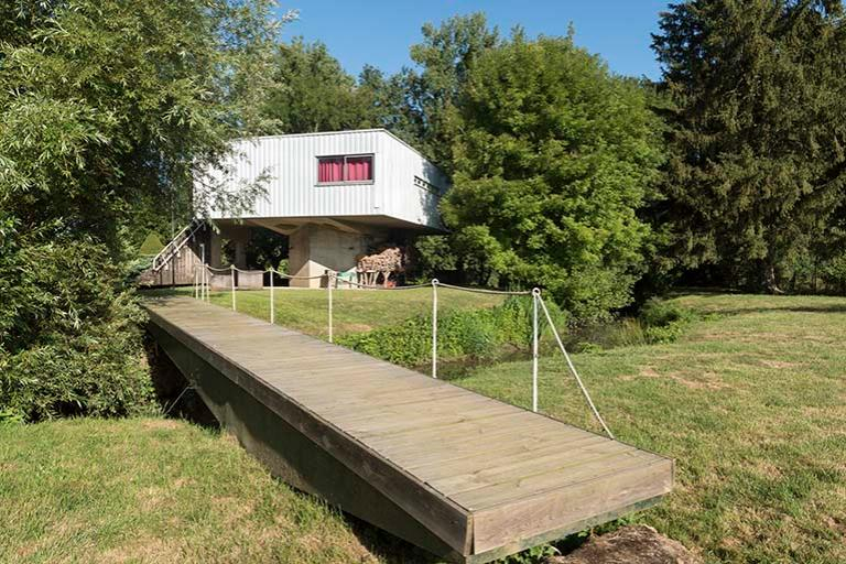 La villa et sa passerelle, angle sud-est © Région Bourgogne-Franche-Comté, Inventaire du patrimoine