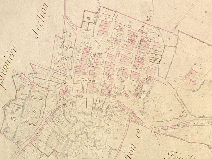 Détail du cadastre ancien. Au pied du château. © Région Bourgogne-Franche-Comté, Inventaire du patrimoine Détail du cadastre ancien. Au pied du château. © Région Bourgogne-Franche-Comté, Inventaire du patrimoine