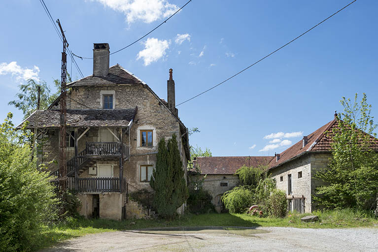 Bâtiments ouest : ancien moulin (puis logement ouvrier), écurie et remise. © Région Bourgogne-Franche-Comté, Inventaire du patrimoine Bâtiments ouest : ancien moulin (puis logement ouvrier), écurie et remise. © Région Bourgogne-Franche-Comté, Inventaire du patrimoine