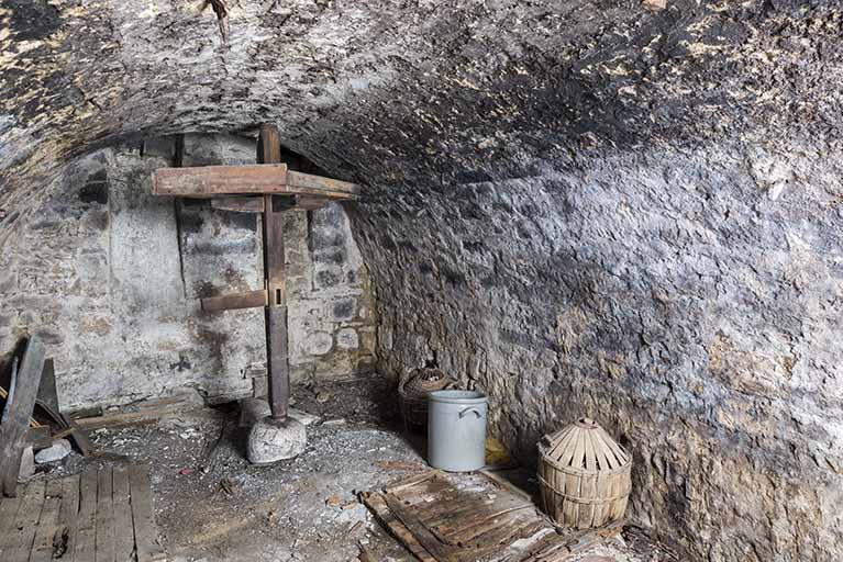 Intérieur de la cave en sous-sol. © Région Bourgogne-Franche-Comté, Inventaire du patrimoine