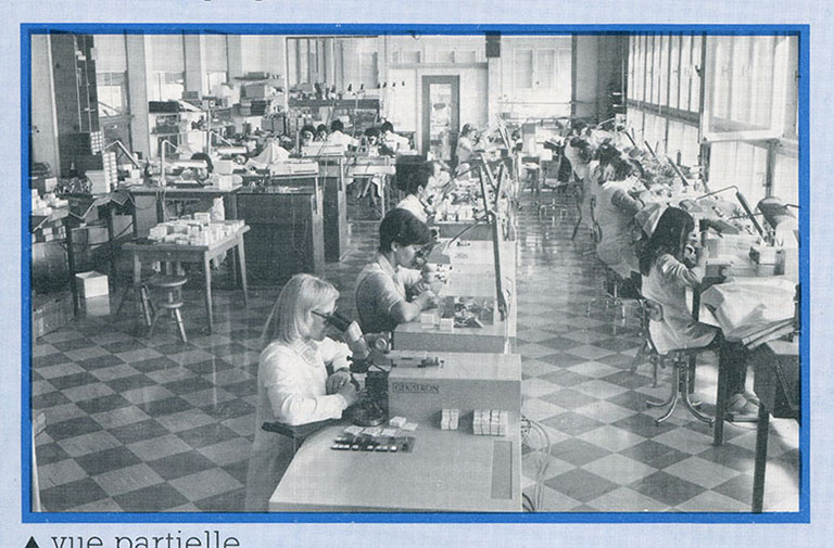 Vue partielle de l'atelier de micro-assemblage [à la Somias en 1982]. © Région Bourgogne-Franche-Comté, Inventaire du patrimoine