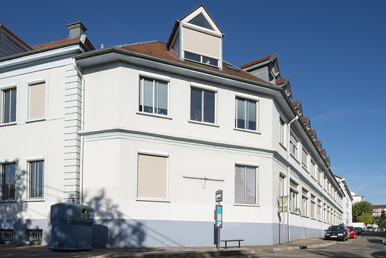 Angle de la rue Nicolas Bruand et Eugène Savoye. © Région Bourgogne-Franche-Comté, Inventaire du patrimoine