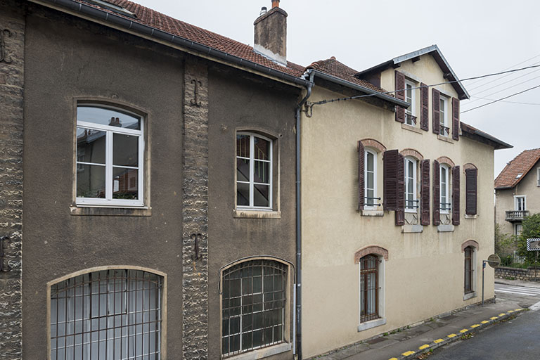 Façade du logement sur la rue Grenier. © Région Bourgogne-Franche-Comté, Inventaire du patrimoine