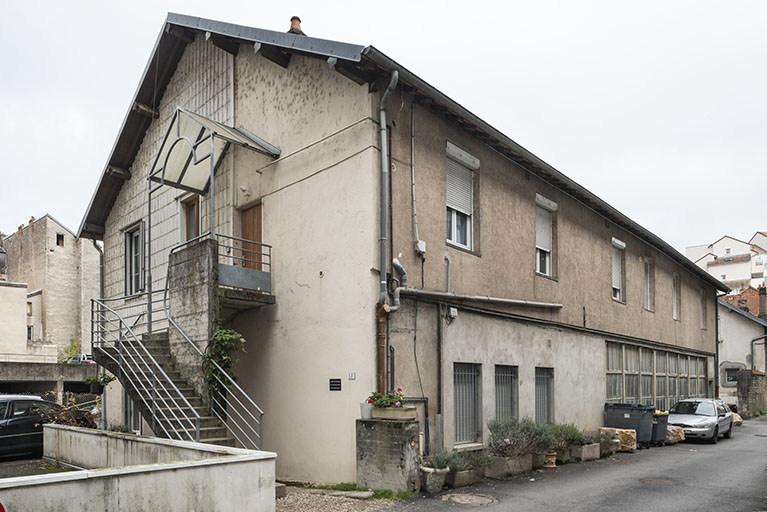 Bâtiment industriel à l'entrée de la ruelle de la Mouillère. © Région Bourgogne-Franche-Comté, Inventaire du patrimoine
