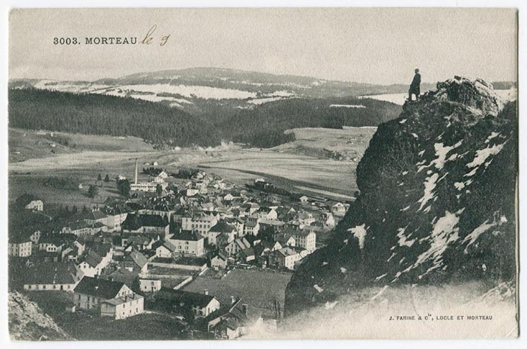 3003. Morteau [vue d'ensemble plongeante depuis le nord], limite 19e siècle 20e siècle [entre 1896 et 1904]. Les deux bâtiments sont visibles en bas à gauche. © Région Bourgogne-Franche-Comté, Inventaire du patrimoine